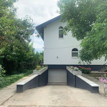 Ferienwohnung Erd - Csendes, Kenyelmes Csaladi Haz Exterior foto