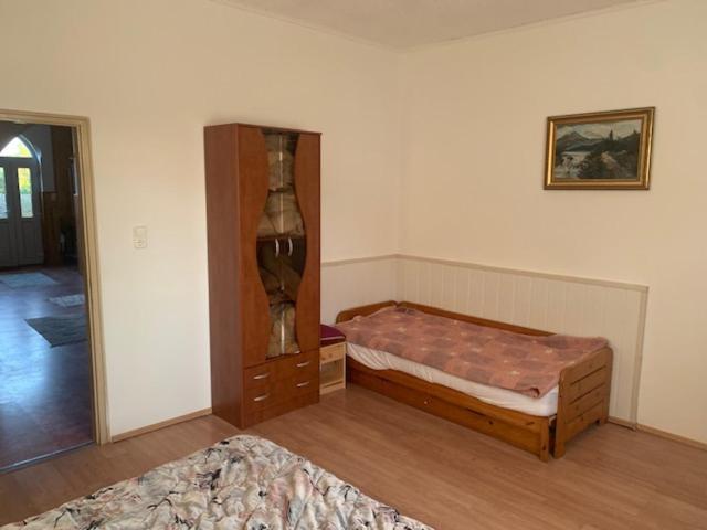 Ferienwohnung Erd - Csendes, Kenyelmes Csaladi Haz Exterior foto