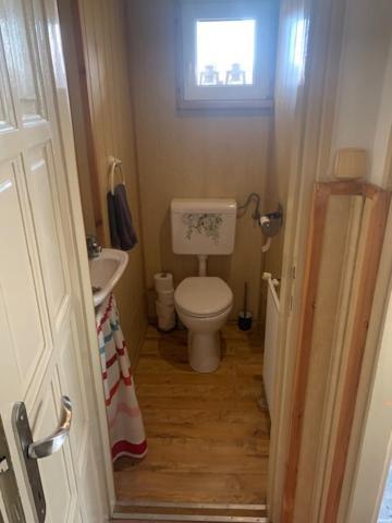 Ferienwohnung Erd - Csendes, Kenyelmes Csaladi Haz Exterior foto