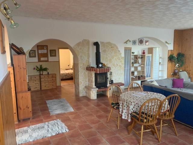 Ferienwohnung Erd - Csendes, Kenyelmes Csaladi Haz Exterior foto